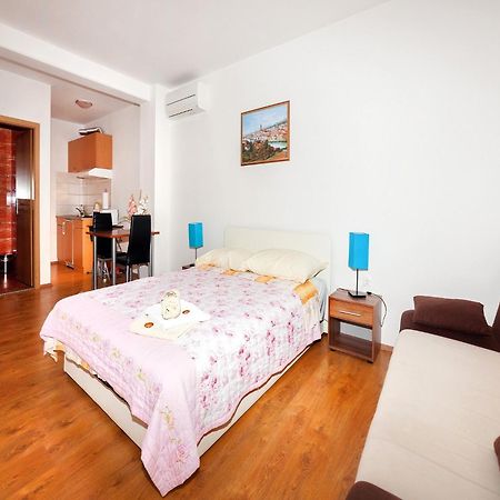 Apartments Barbara Brseč Chambre photo