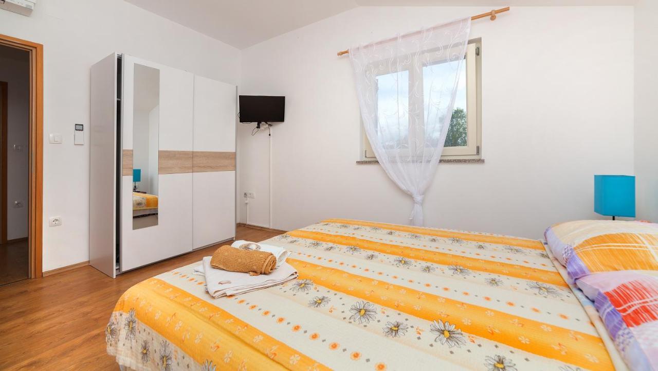 Apartments Barbara Brseč Extérieur photo